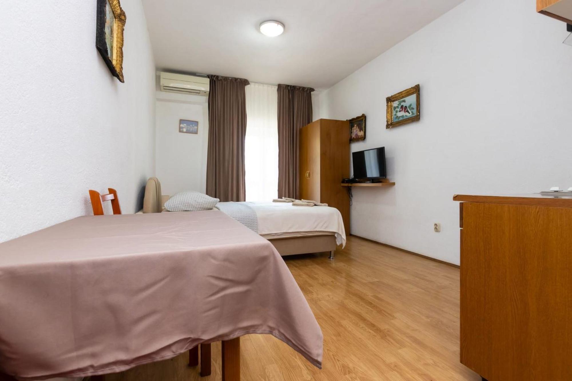 Apartments Dino Каштела Екстер'єр фото