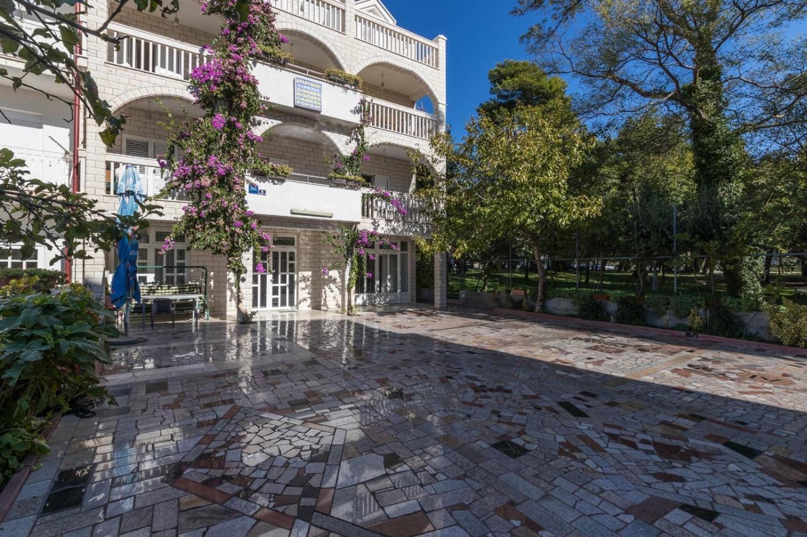 Apartments Dino Каштела Екстер'єр фото