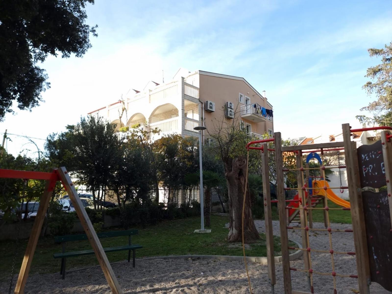 Apartments Dino Каштела Екстер'єр фото